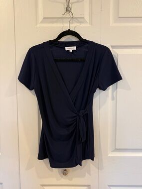 NWOT Gilli Teana Wrap Side Tie Knit Top - Navy
